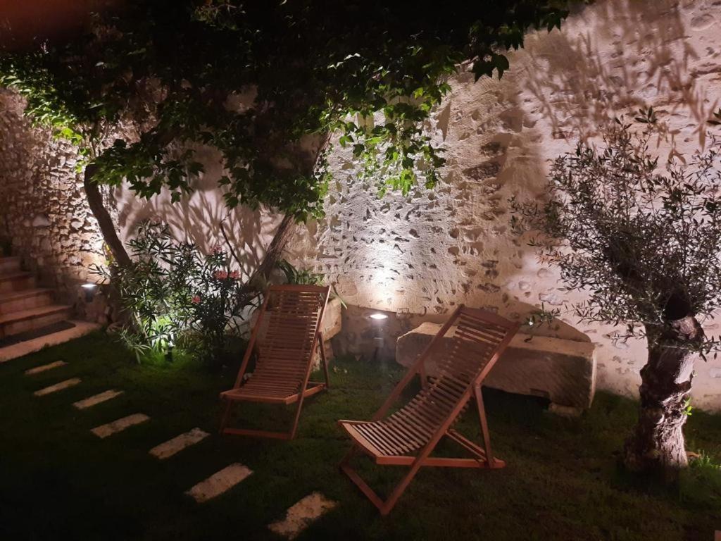 Drome Provencale Maison Familiale Calme Dans Village Valréas Exterior foto